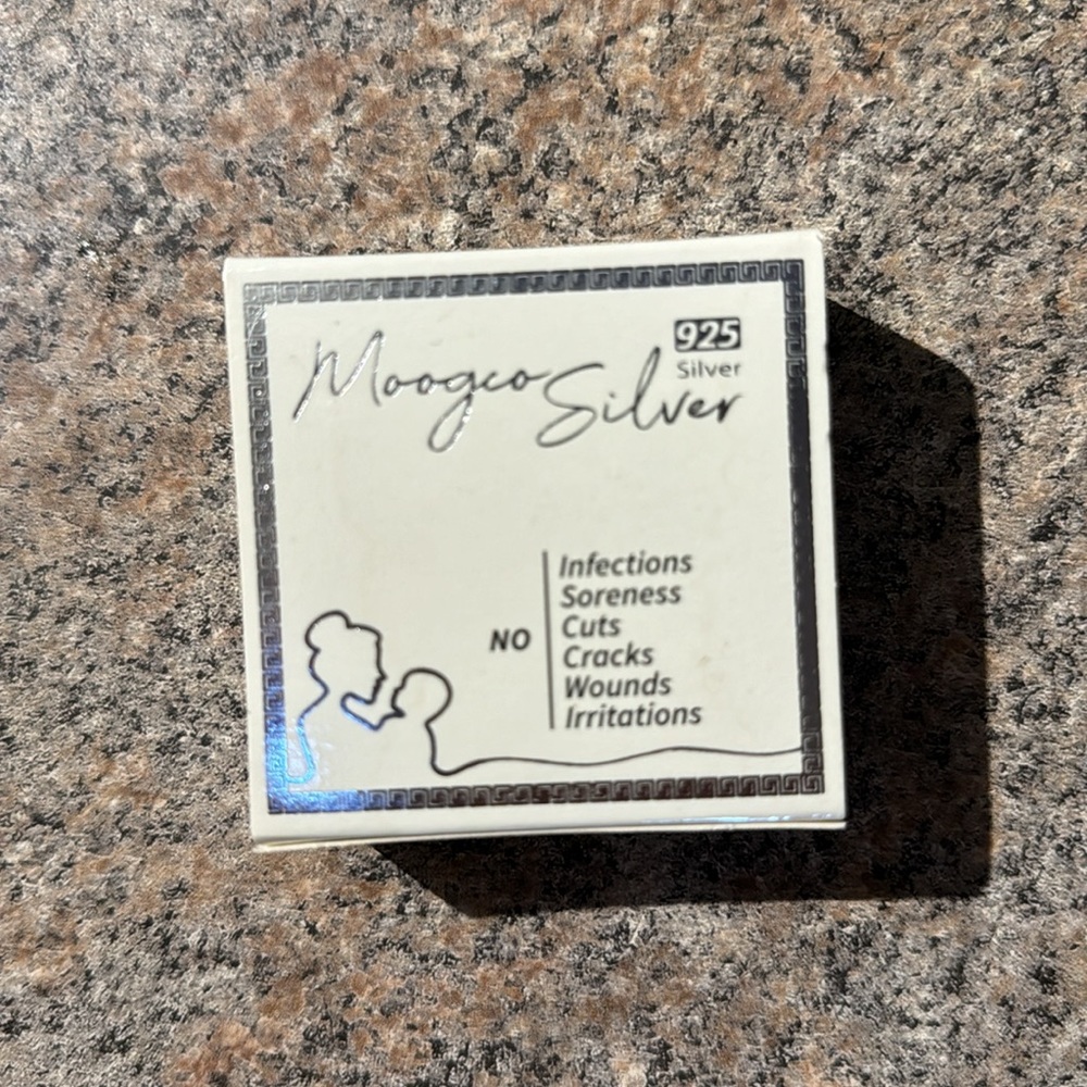 New silver nursing cups - Picture 2 of 3